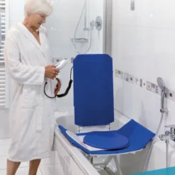 Elevateur de bain avec dossier inclinable Invacare Aquatec Orca