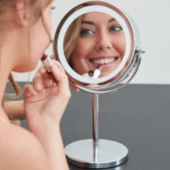 Miroir grossissant x10 à LED Lanaform